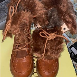 Size 9 super cute tan snow boots